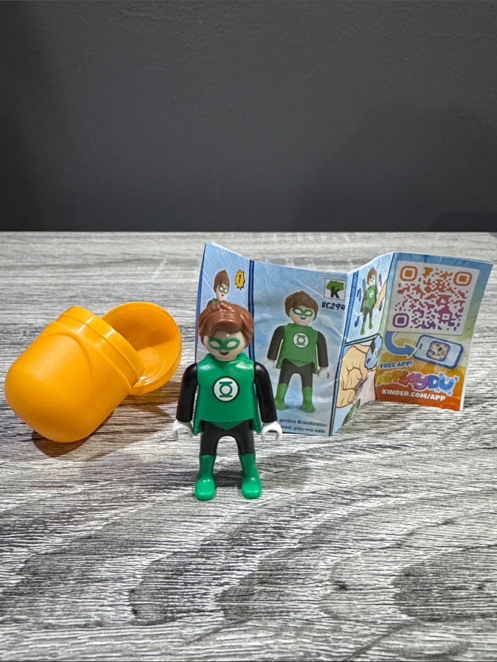 Kinder Surprise | Playmobil DC Comics: The Green Lantern (2025) - Mini Figure